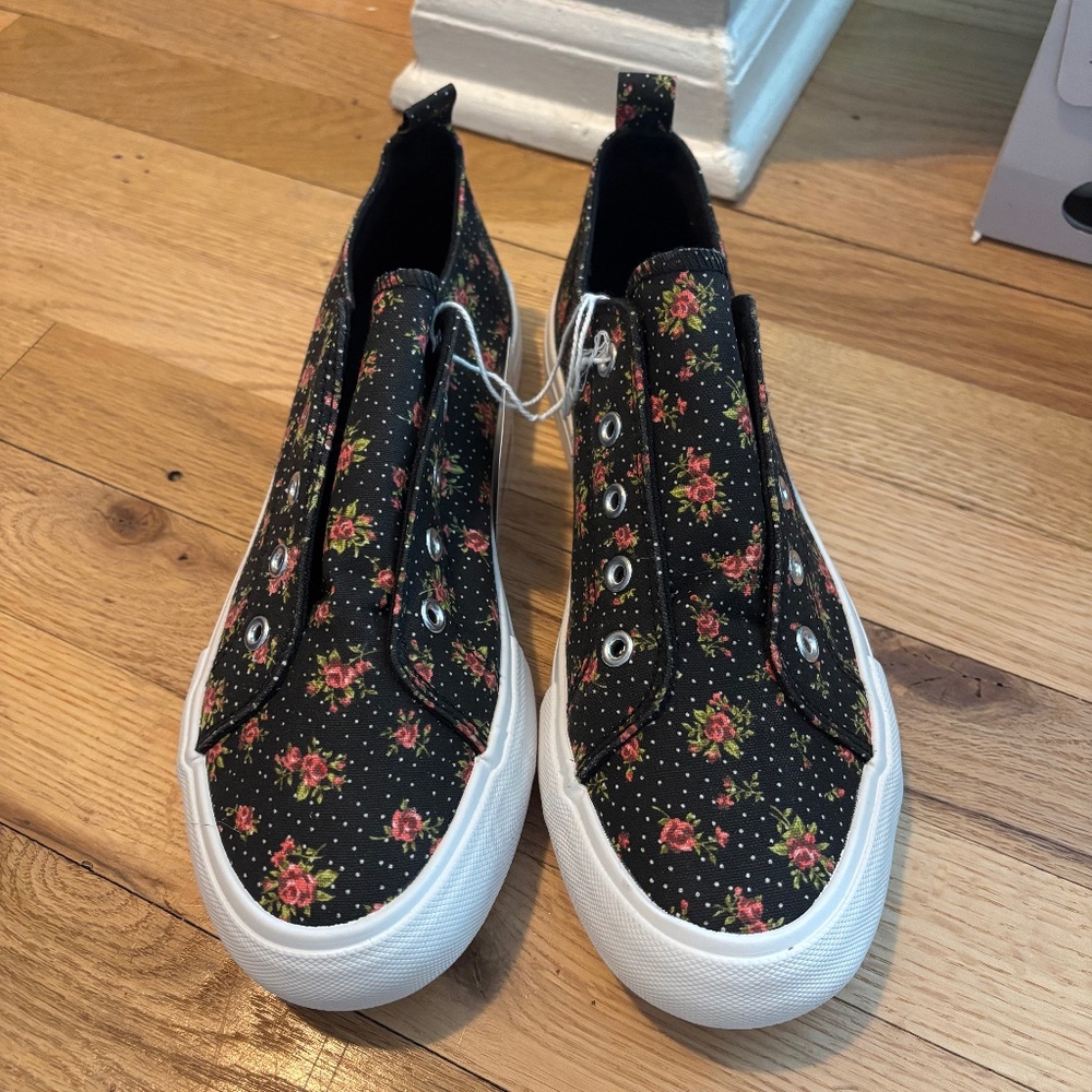 Serra Canvas Sneakers